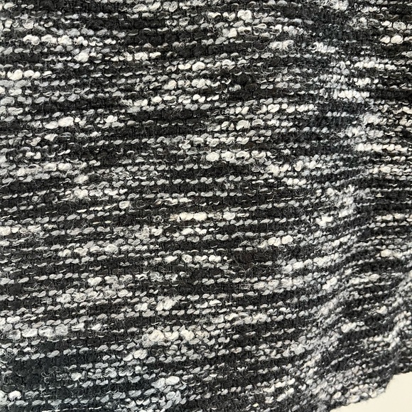 Joe fresh size 2 mini skirt. Grey/black wool look. - Picture 5 of 5